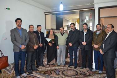 ديدارمديرعامل و جمعي از پرسنل شركت شهركهاي صنعتي كردستان با خانواده شهيد دفاع مقدس 